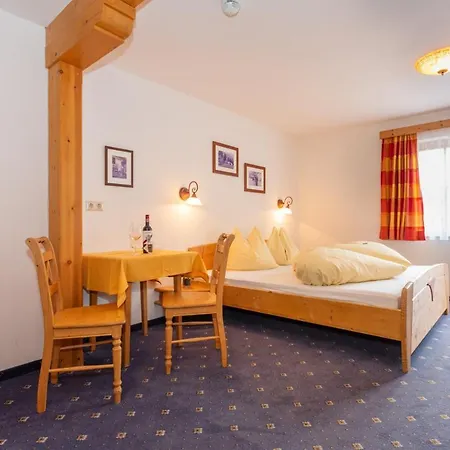 Pension Seighof - Geschichte Zum Anfassen Seit 1366 - Regionales Fruehstueck & Halbpension - Skishuttle - Ski In - Bergpanorama 4*
